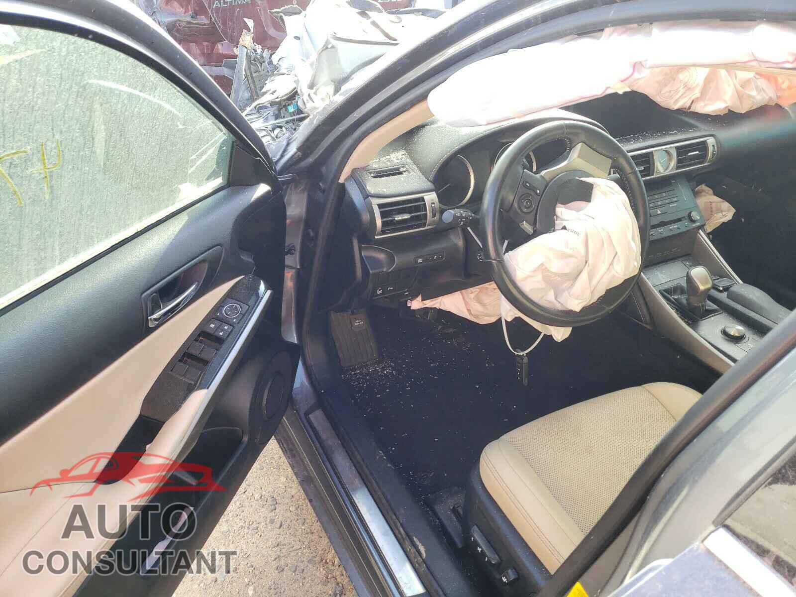 LEXUS IS 2016 - JTHBA1D22G5037196