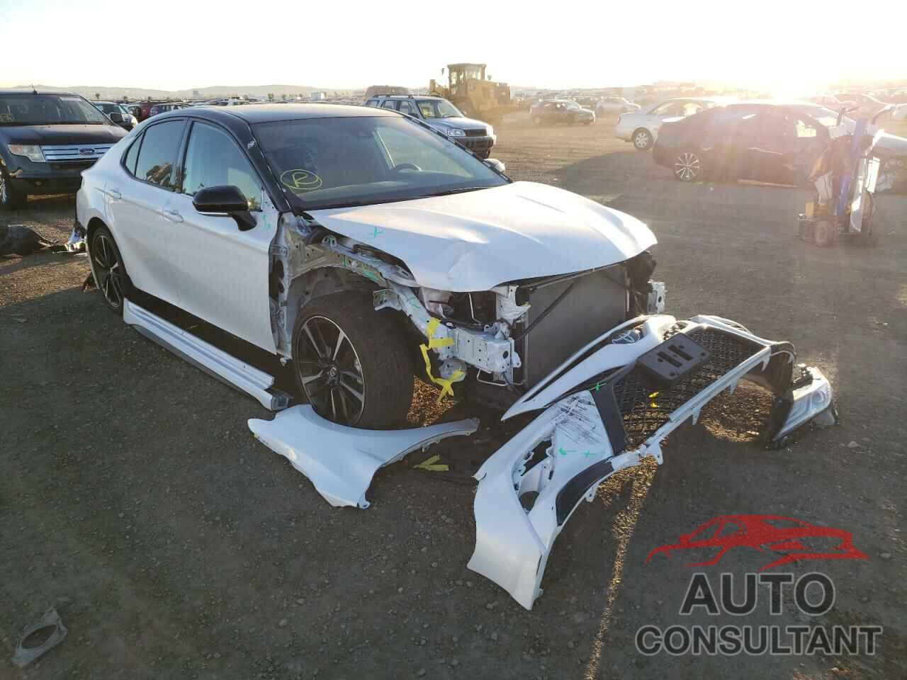 TOYOTA CAMRY 2019 - 4T1B61HK6KU205249