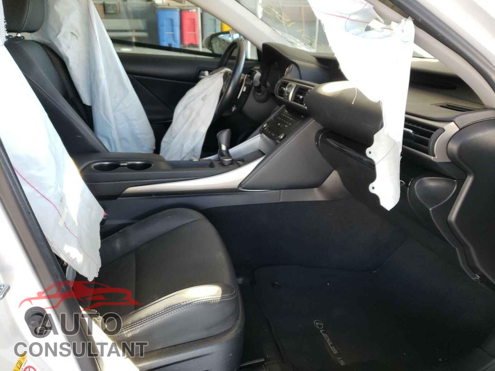 LEXUS IS 2017 - JTHBA1D26H5042337