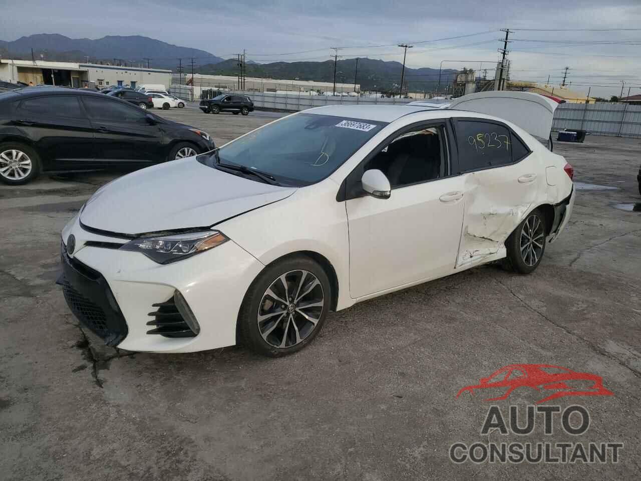 TOYOTA COROLLA 2018 - 5YFBURHE8JP762744