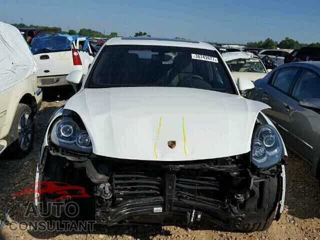 PORSCHE CAYENNE 2017 - WP1AA2A27HKA85124