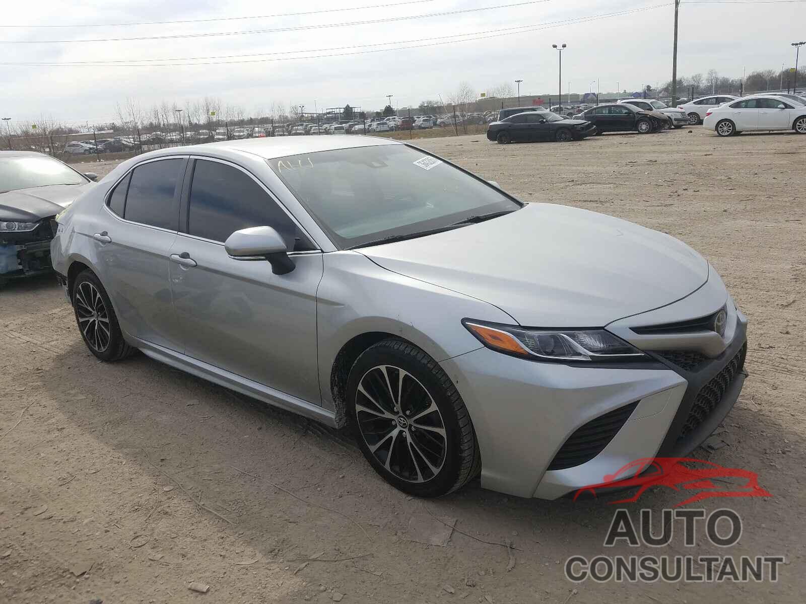TOYOTA CAMRY 2018 - JTNB11HK8J3050402