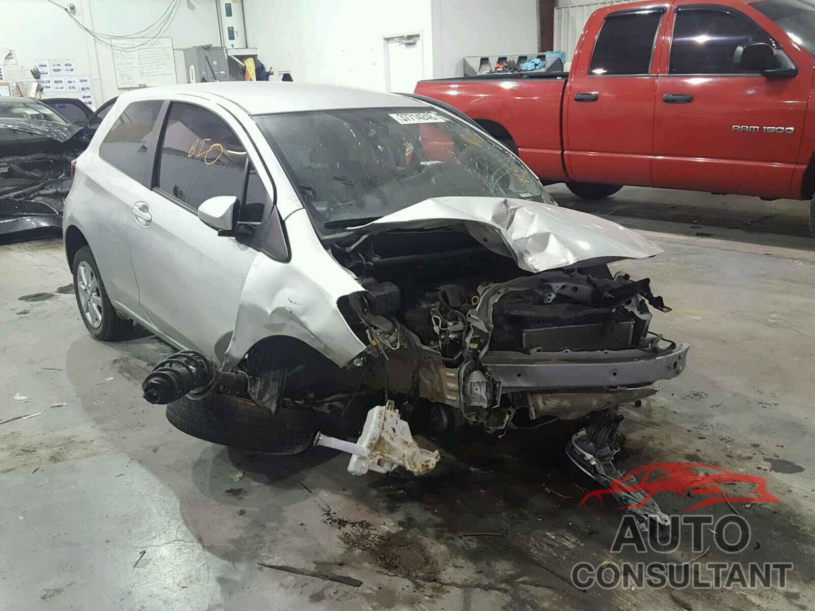 TOYOTA YARIS 2015 - VNKJTUD33FA024665