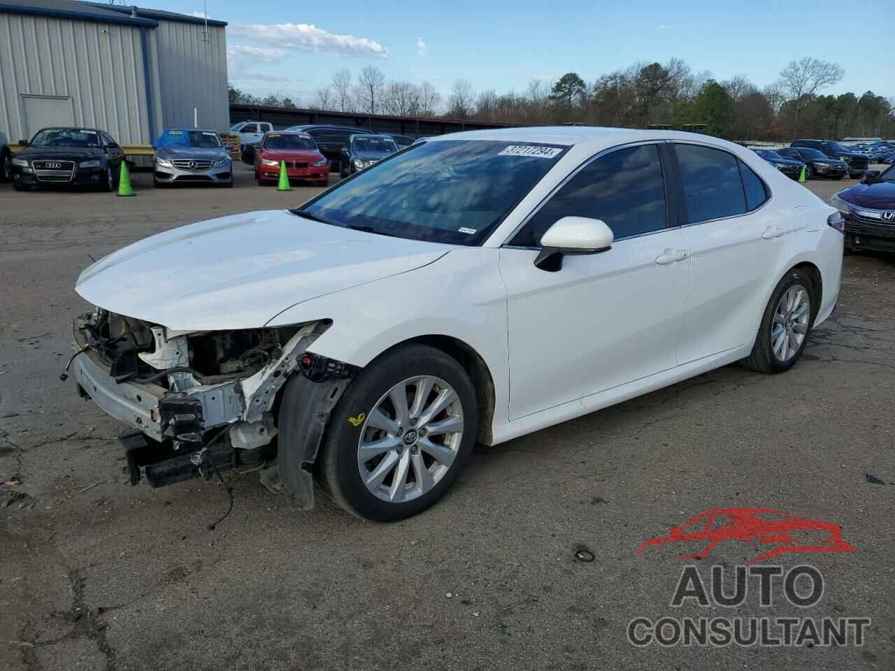 TOYOTA CAMRY 2018 - 4T1B11HK9JU123271