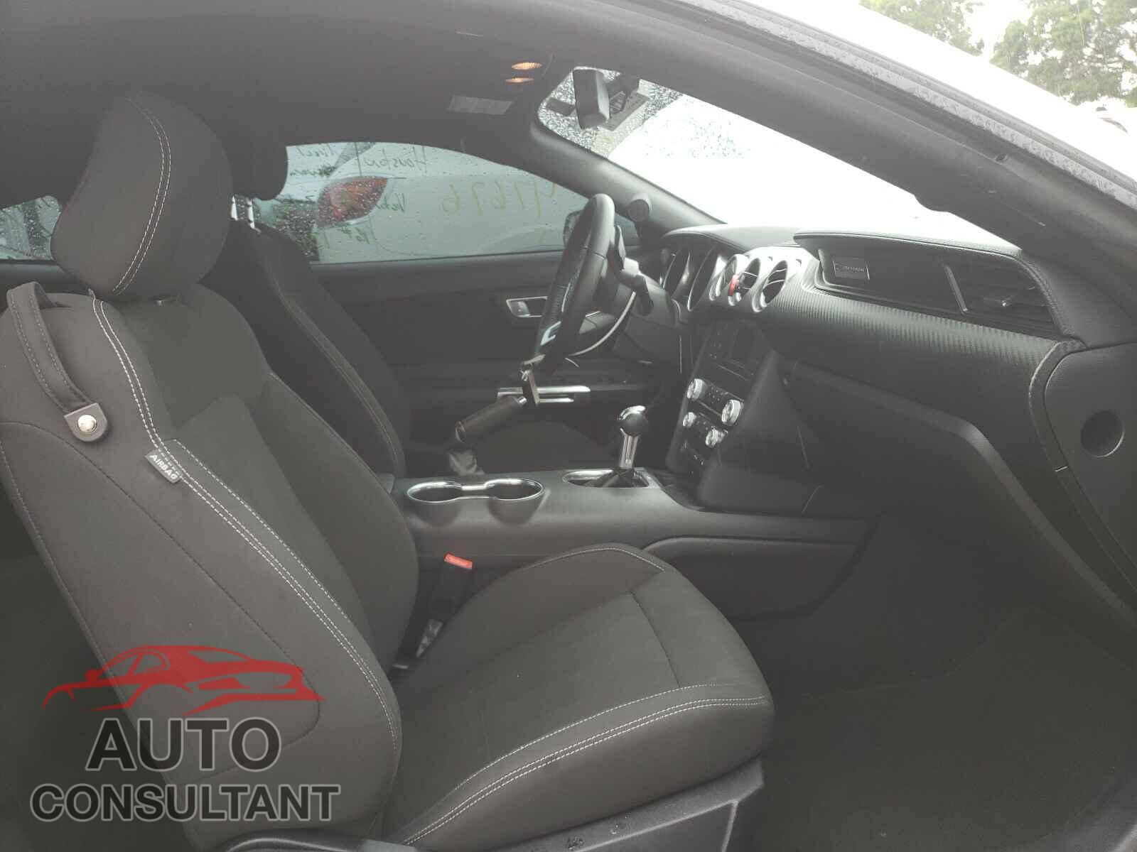 FORD MUSTANG 2019 - 1FA6P8TH7K5152357