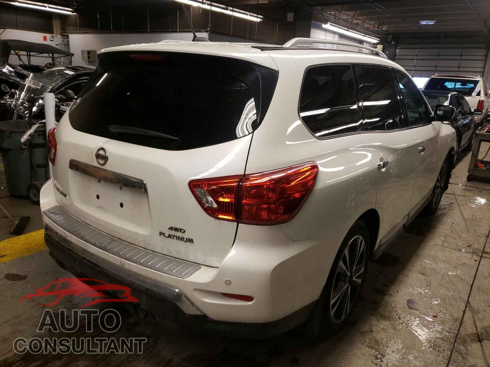 NISSAN PATHFINDER 2017 - 5N1DR2MM5HC687661
