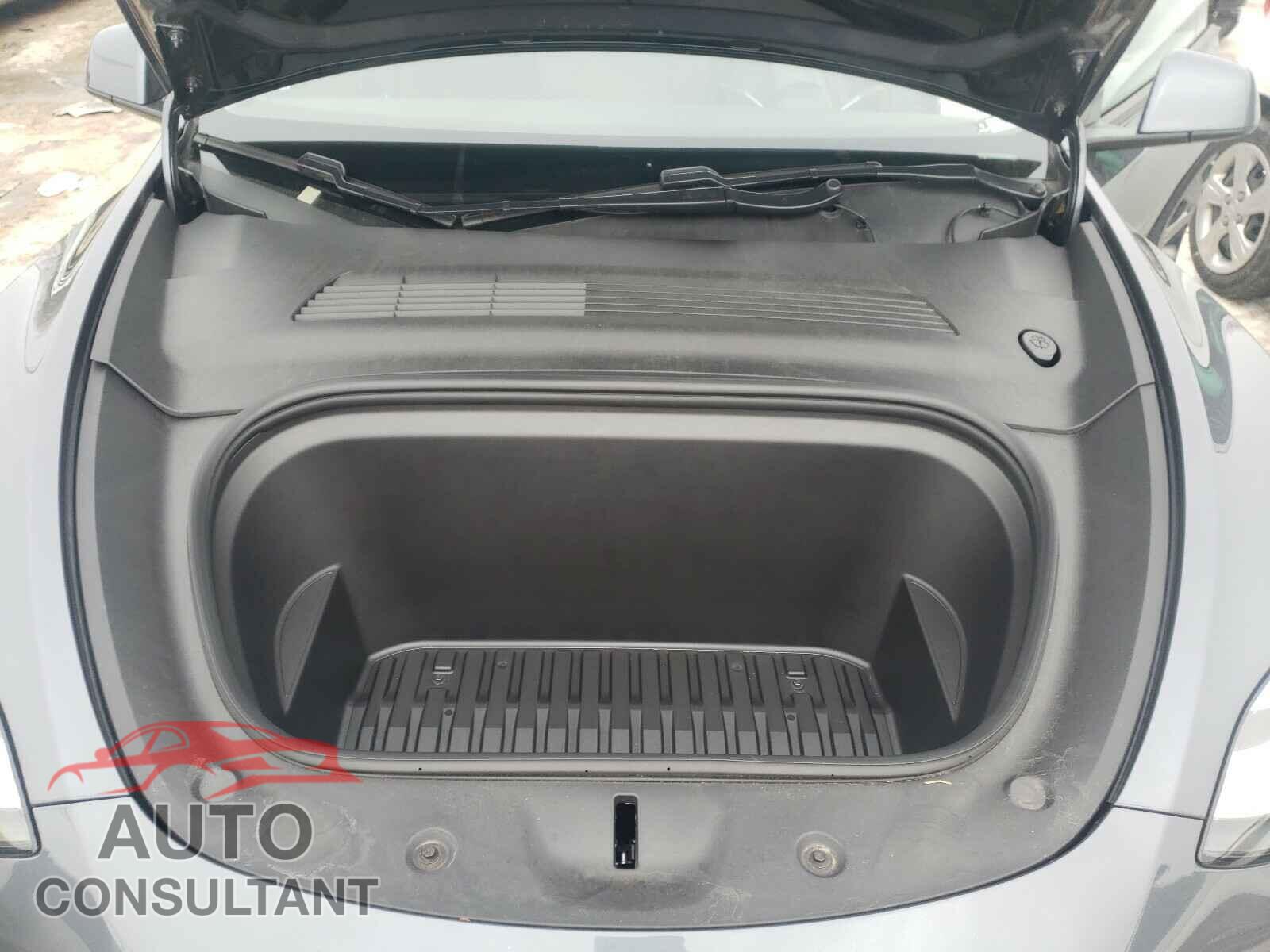 TESLA MODEL Y 2020 - 5YJYGDEF3LF011440
