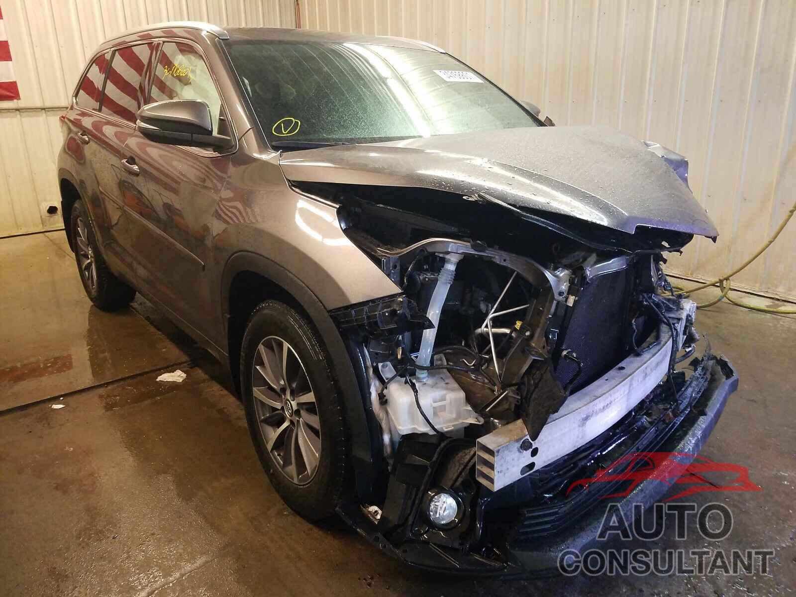 TOYOTA HIGHLANDER 2018 - 5TDJZRFH6JS528152