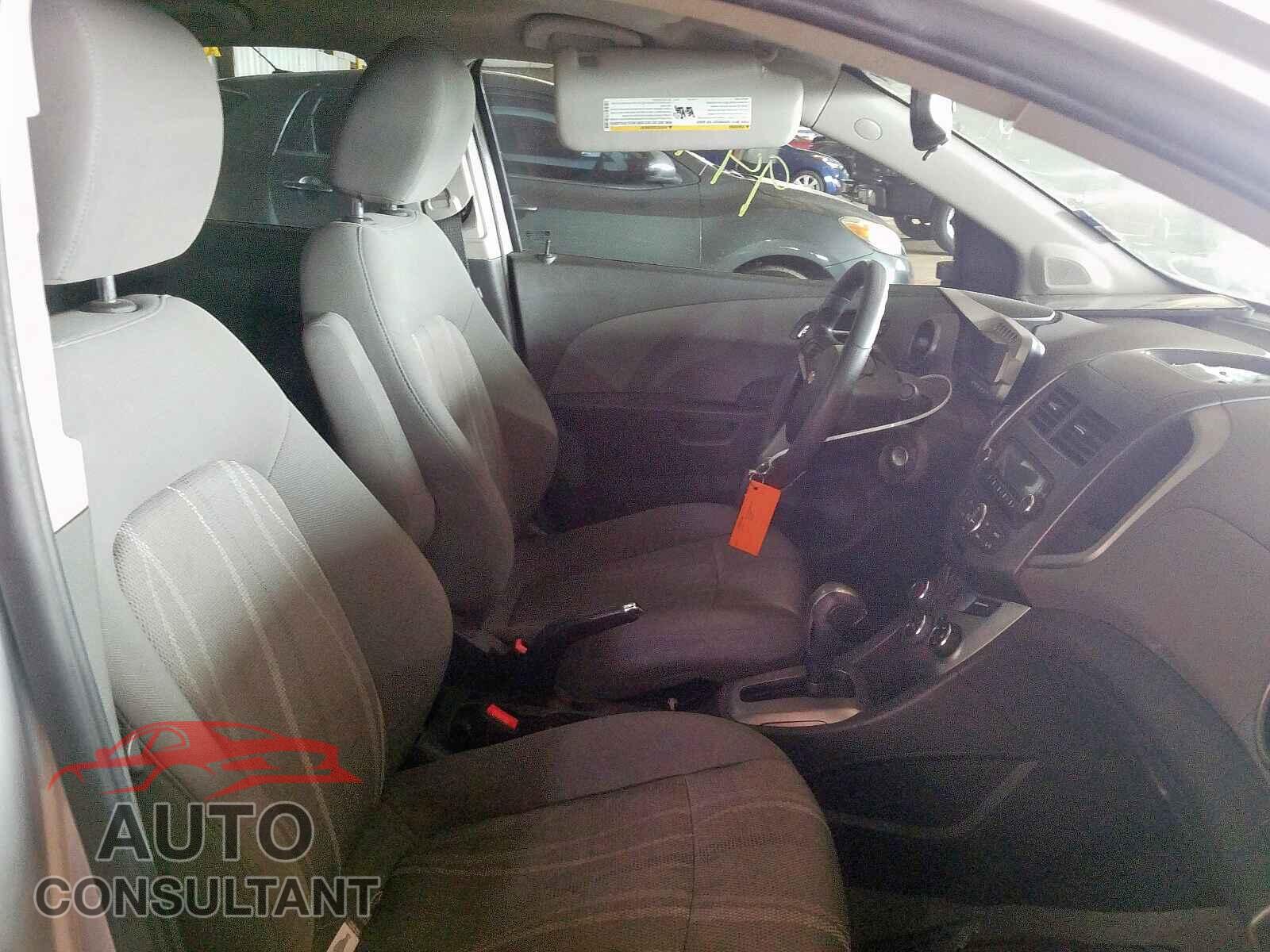 CHEVROLET SONIC 2015 - 3N1CP5CVXML474496