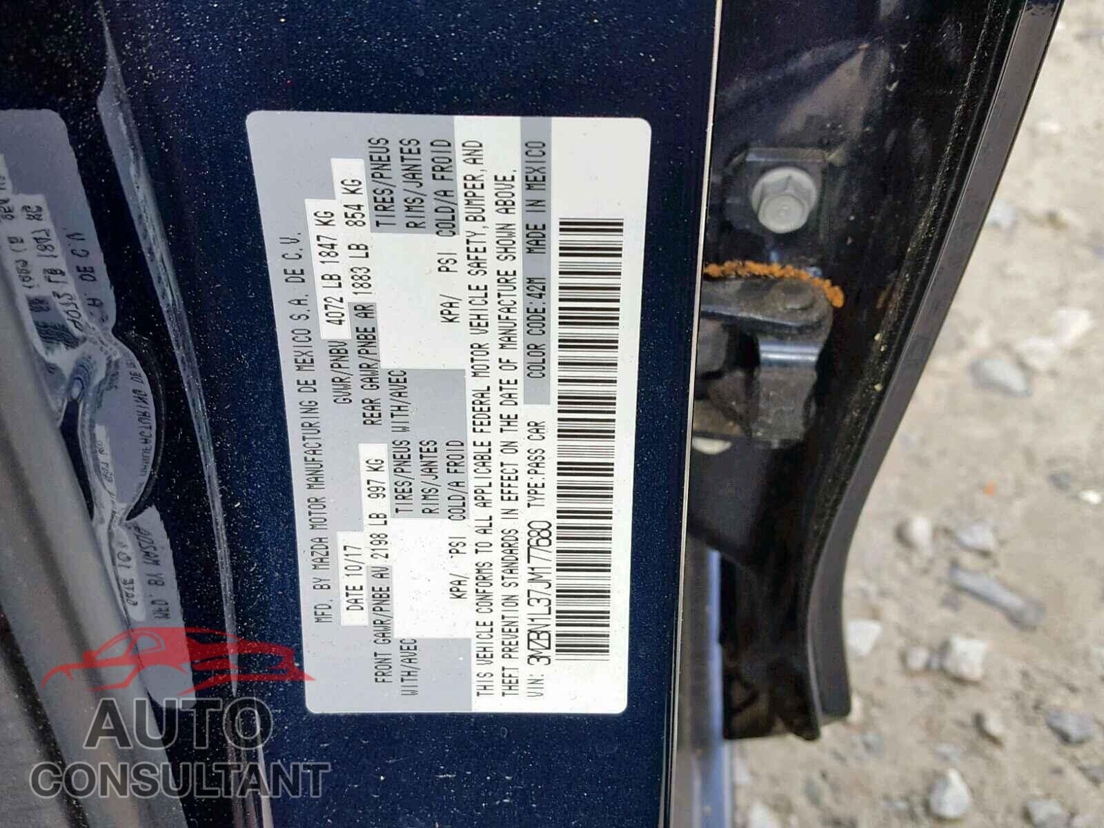 MAZDA 3 2018 - 3N1AB7AP6JY257628
