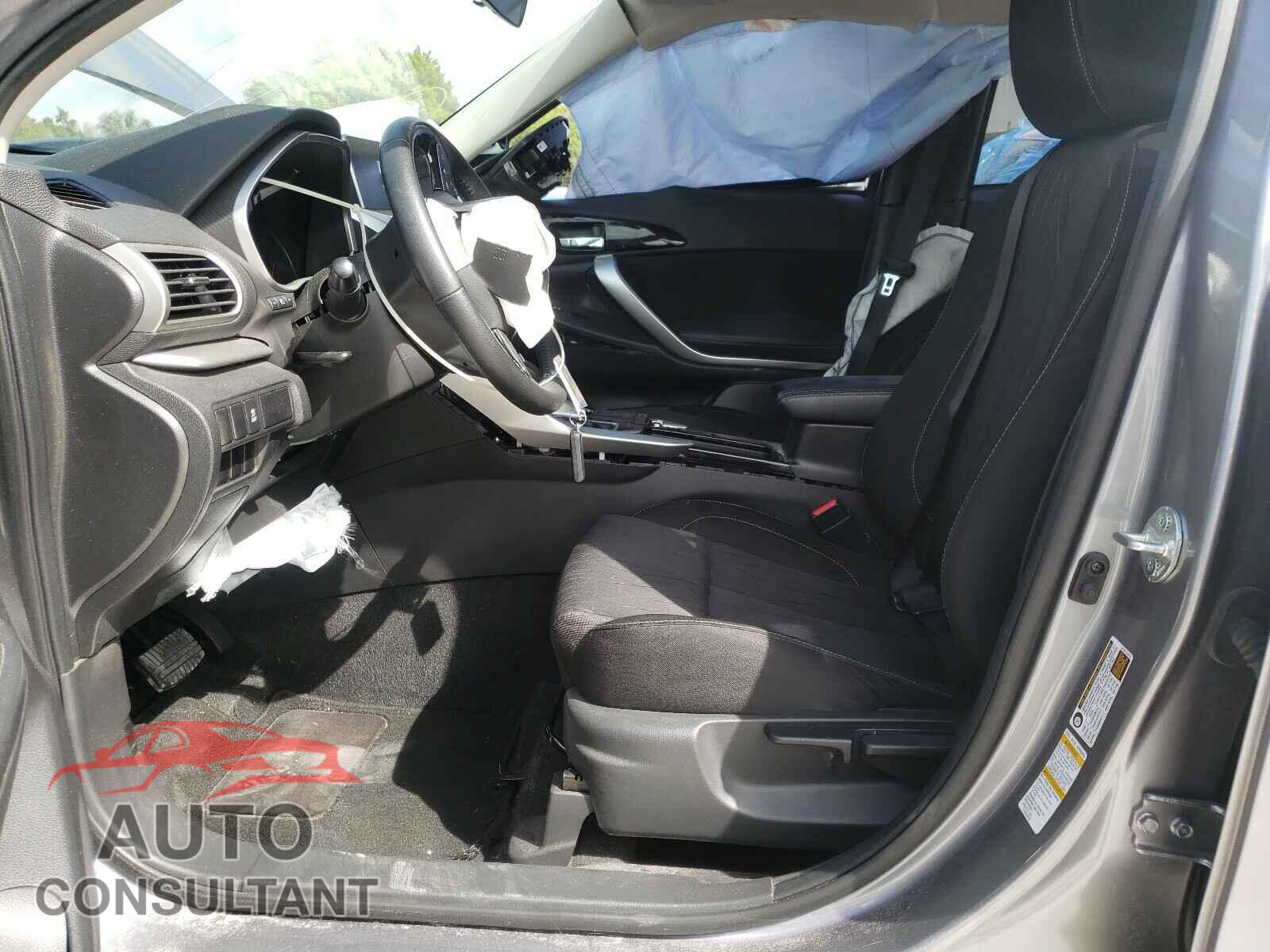MITSUBISHI ECLIPSE 2018 - JA4AT5AA4JZ068115