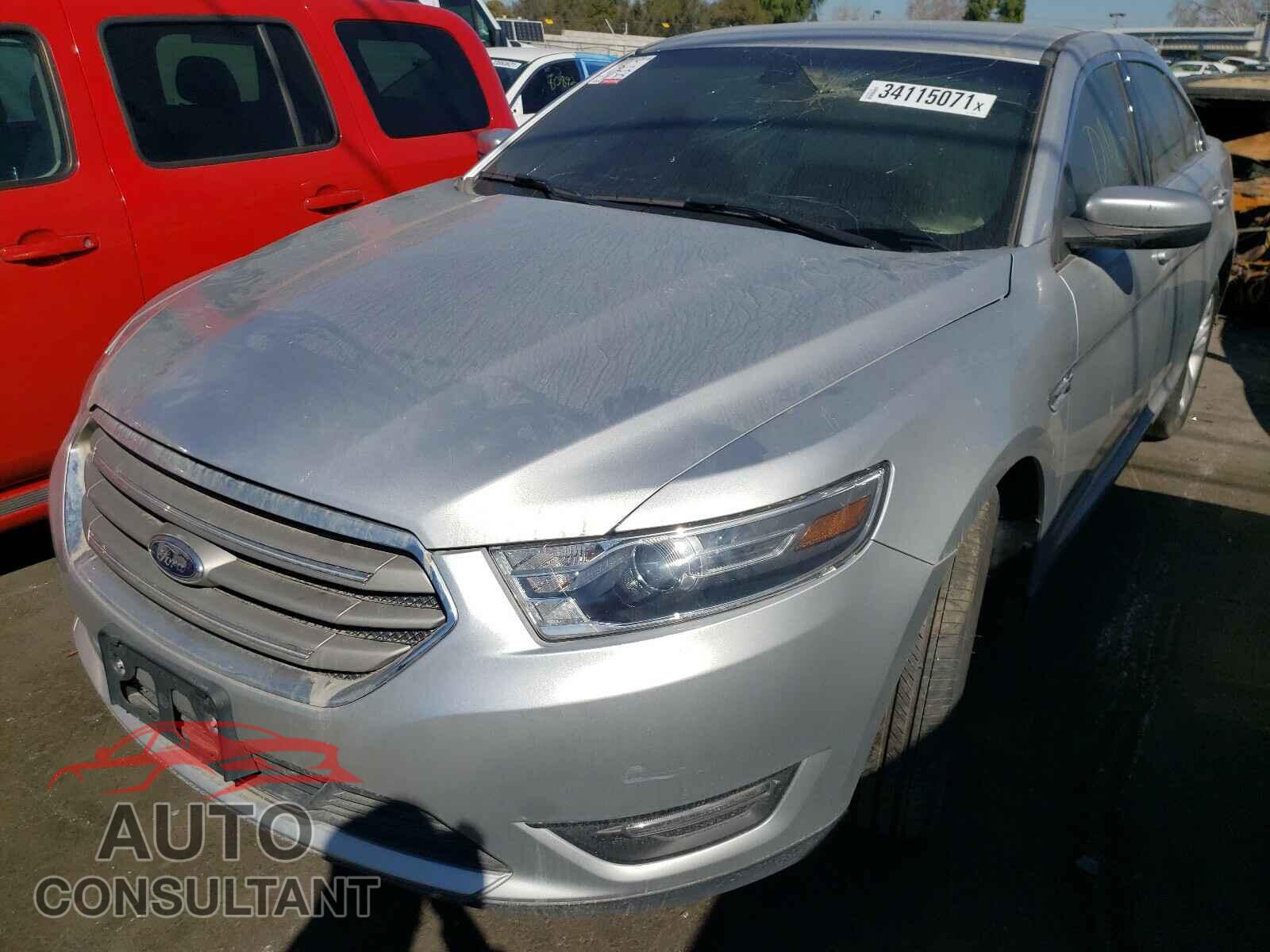 FORD TAURUS 2018 - 1FAHP2E86JG127326