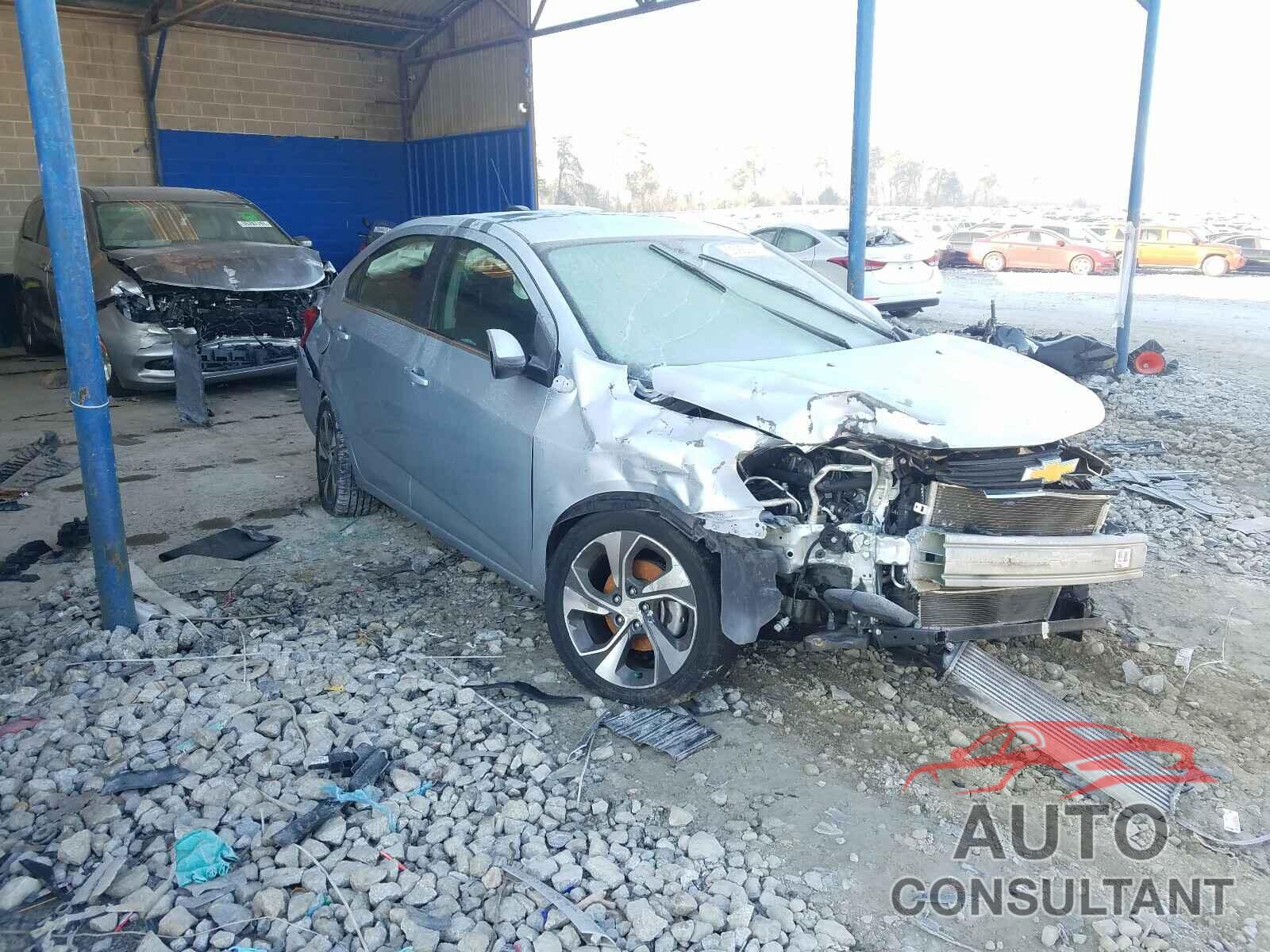 CHEVROLET SONIC 2018 - 1G1JF5SB5J4136397