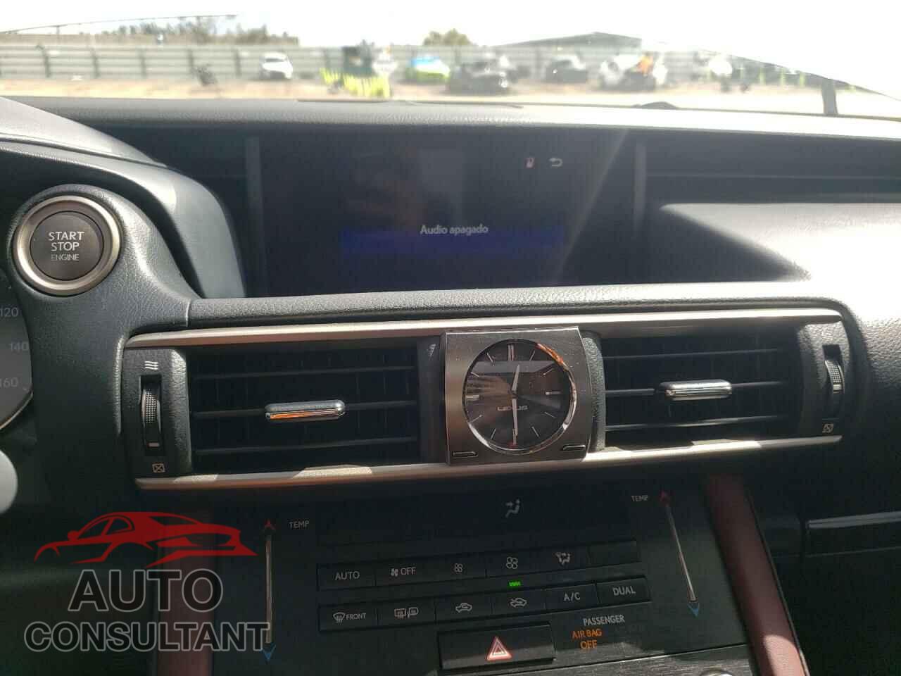 LEXUS IS 2018 - JTHBA1D27J5072291