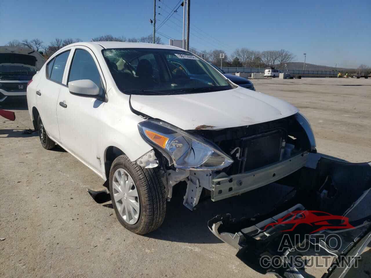 NISSAN VERSA 2019 - 3N1CN7AP7KL817817