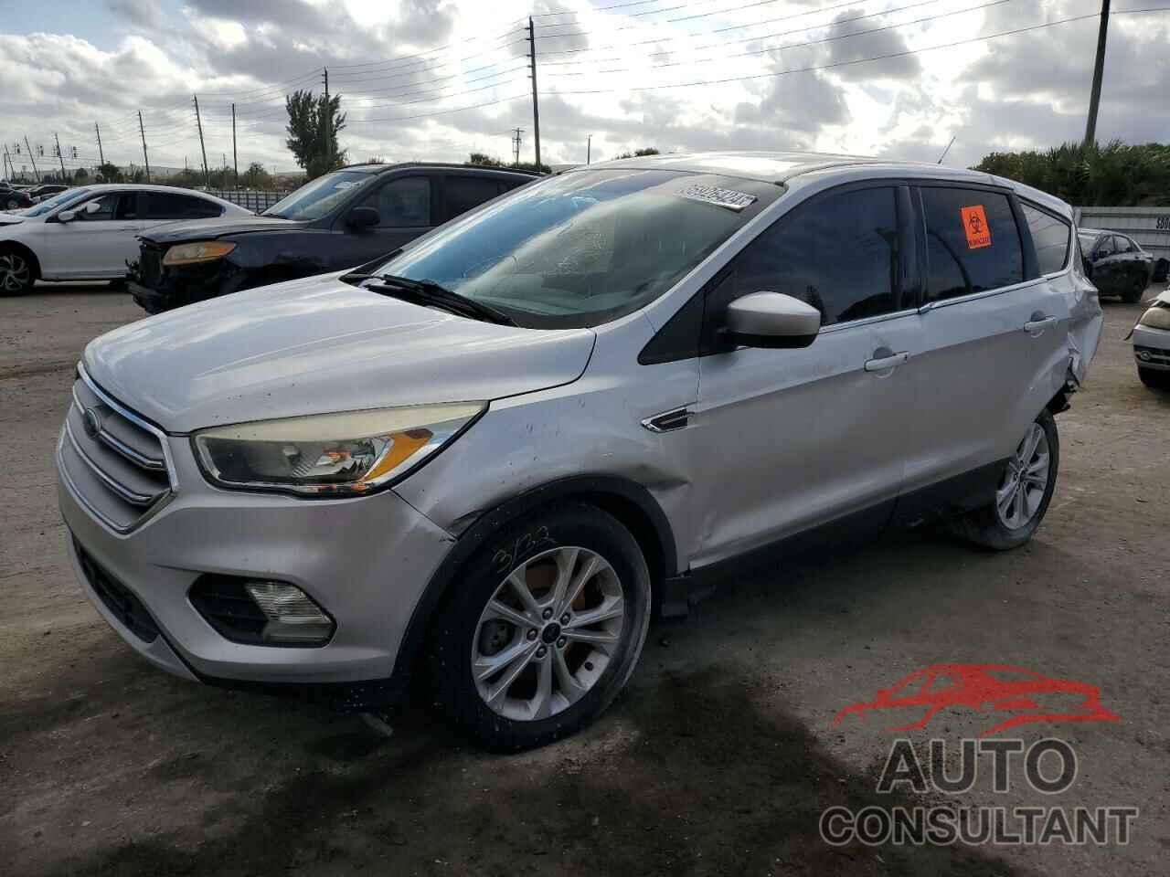 FORD ESCAPE 2017 - 1FMCU0G96HUA83455