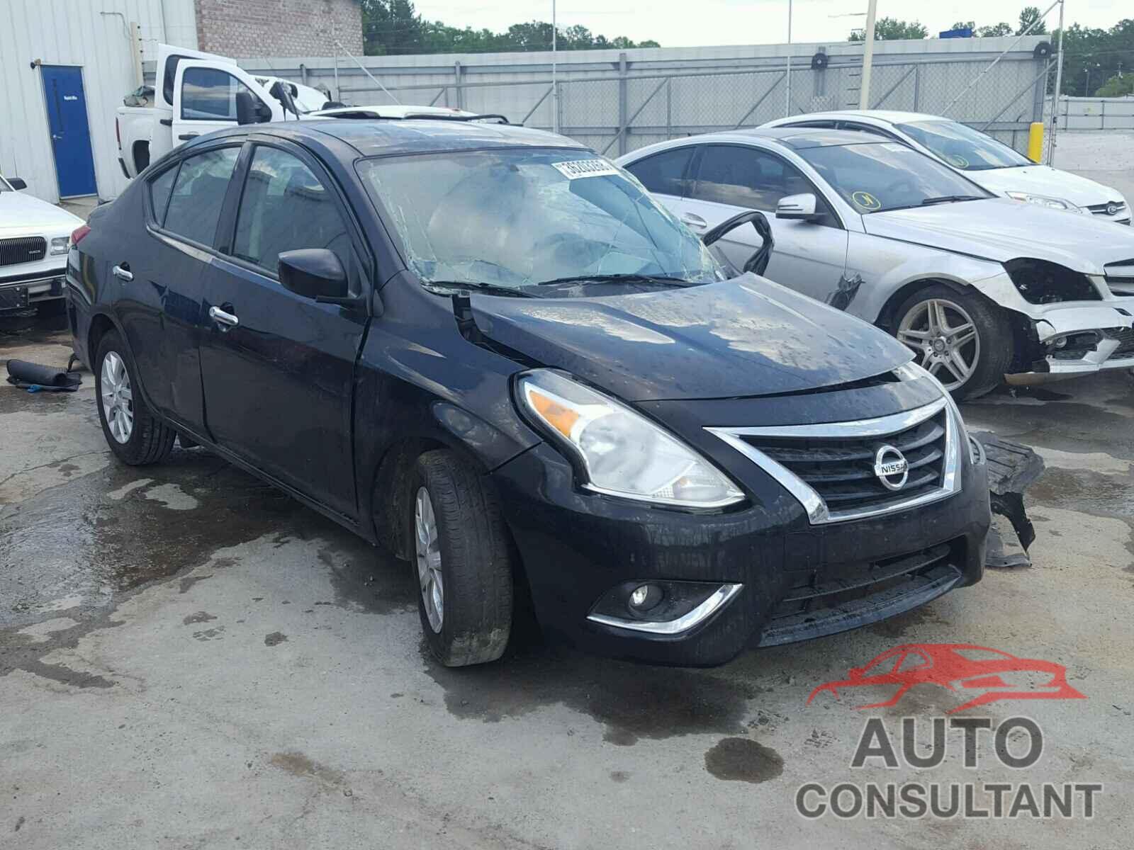 NISSAN VERSA 2017 - 3N1CN7AP8HL864492