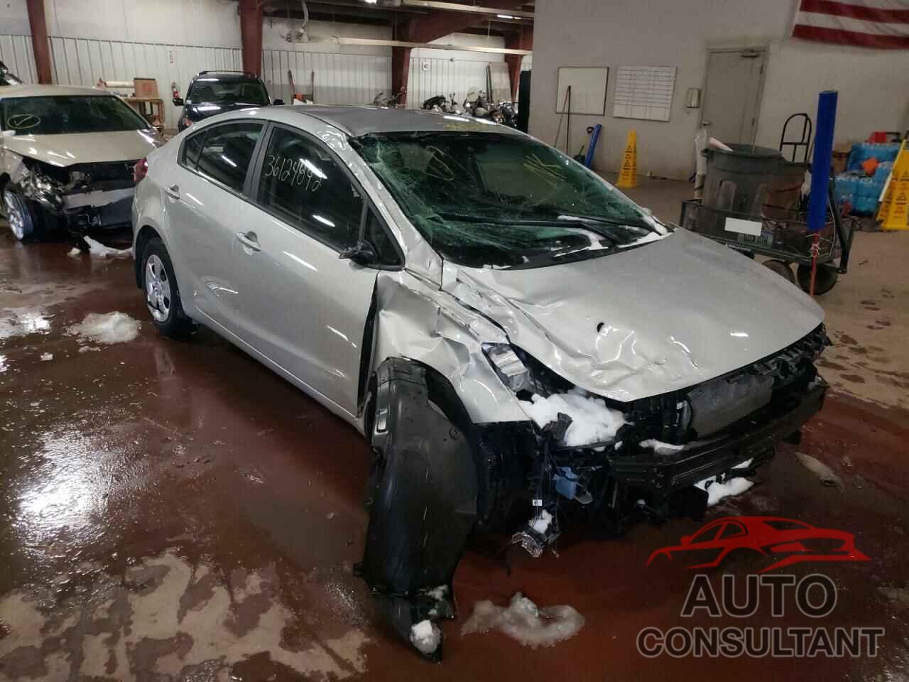 KIA FORTE 2018 - 3KPFL4A76JE194840