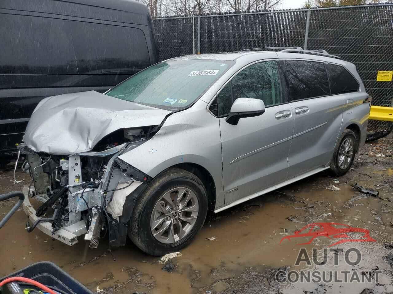 TOYOTA SIENNA 2021 - 5TDJRKEC0MS013889