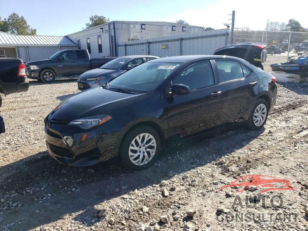 TOYOTA COROLLA 2018 - 5YFBURHE2JP780320