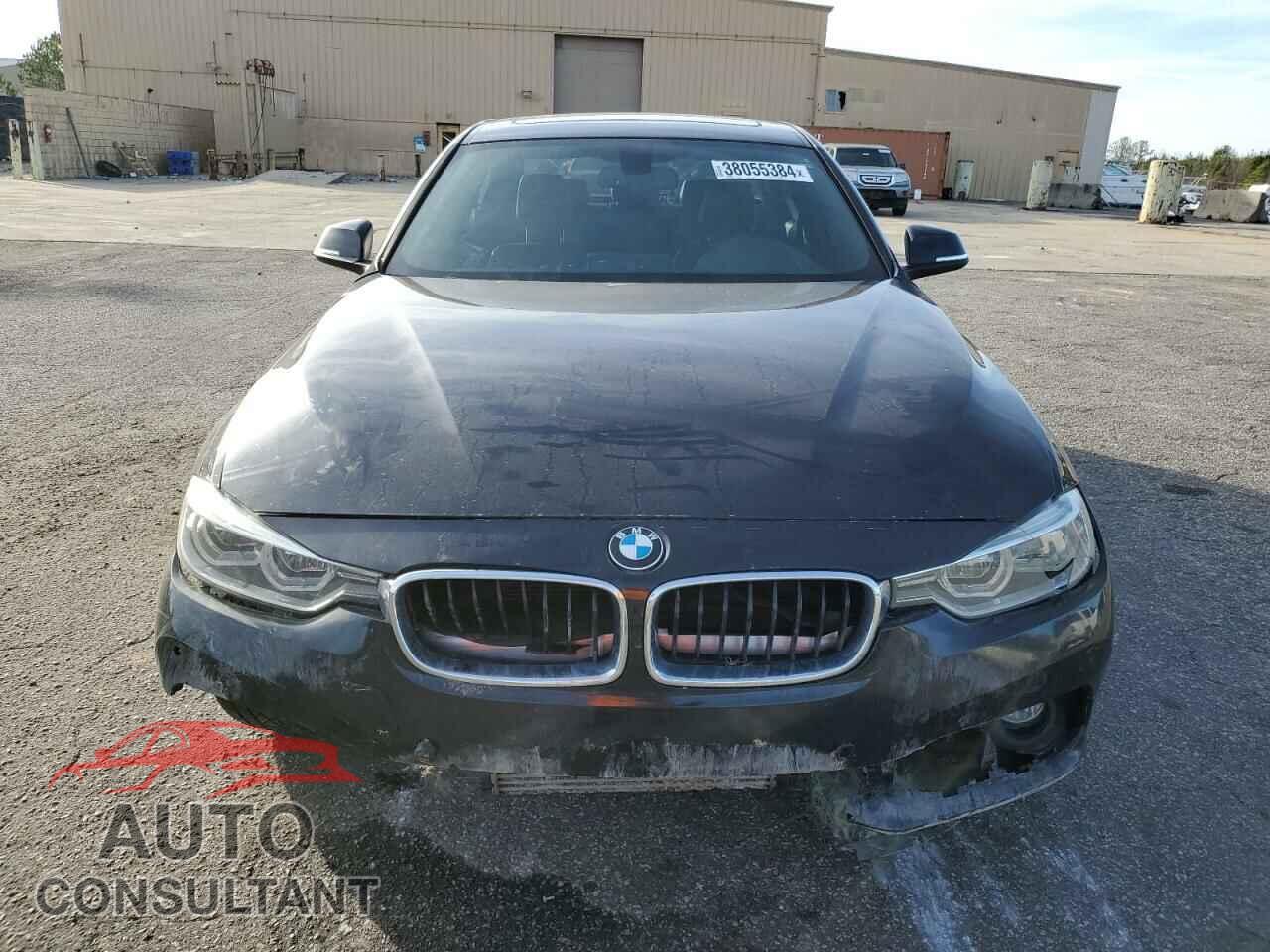 BMW 3 SERIES 2016 - WBA8E3G51GNU05009