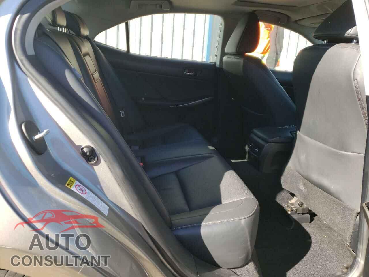 LEXUS IS 2016 - JTHBA1D21G5030837