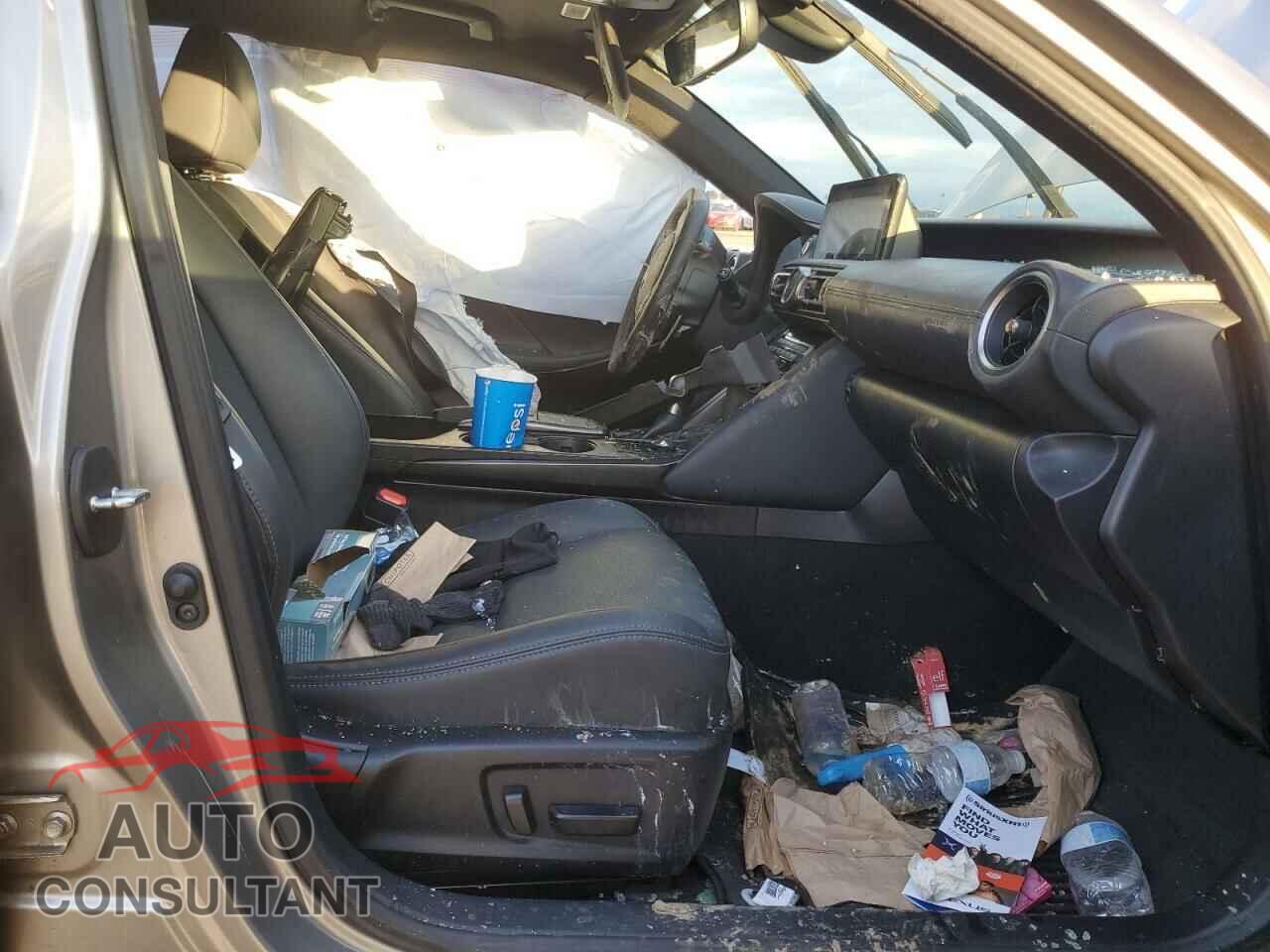 LEXUS IS 2021 - JTHCA1D23M5117395
