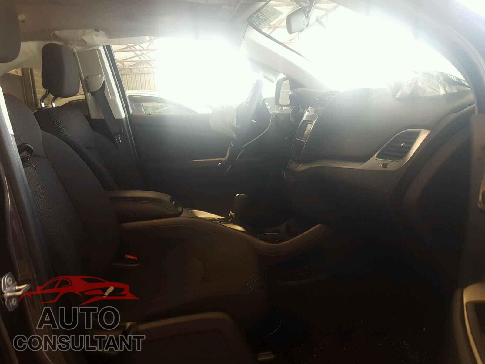 DODGE JOURNEY SE 2018 - 3C4PDCAB5JT158908