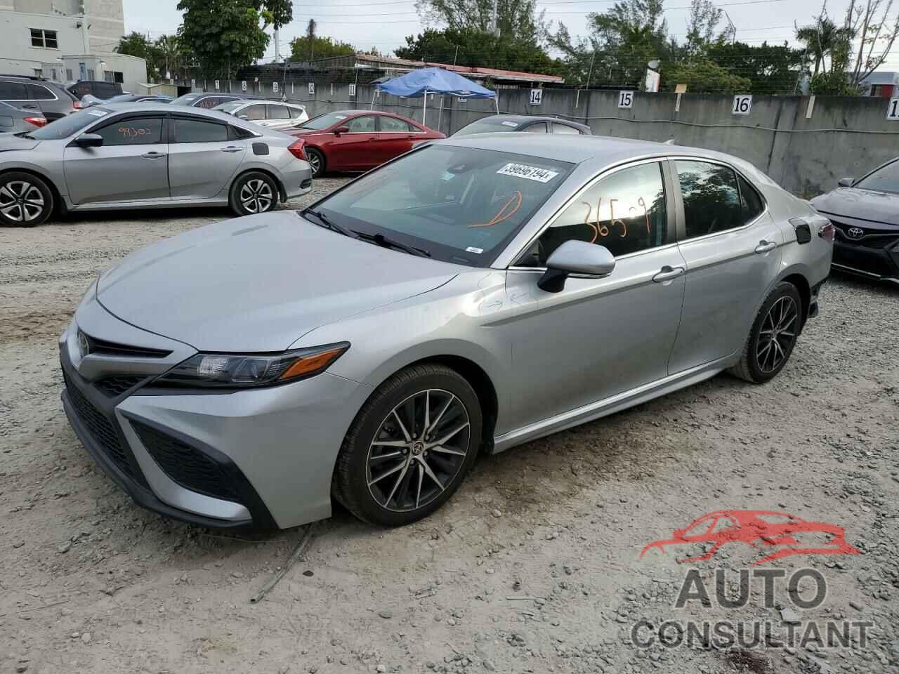 TOYOTA CAMRY 2022 - 4T1G11AK3NU027416