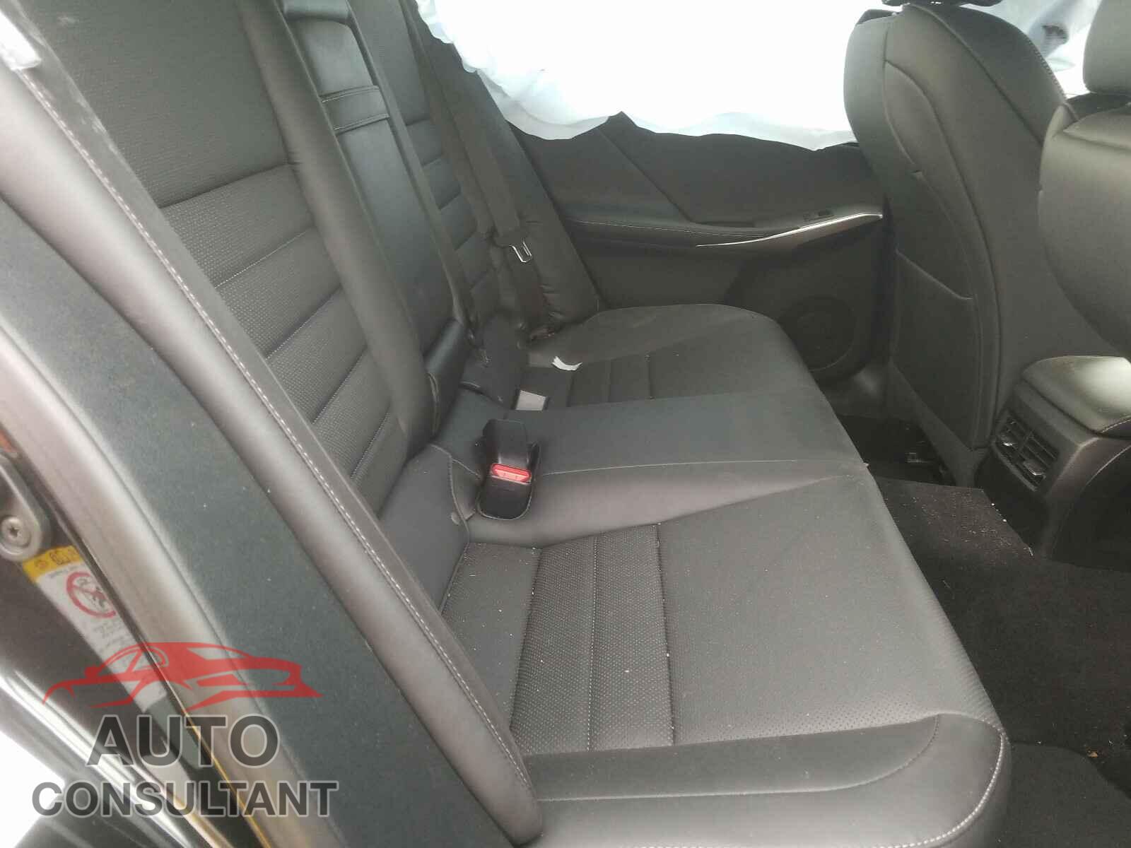 LEXUS IS 2017 - JTHBA1D29H5049508