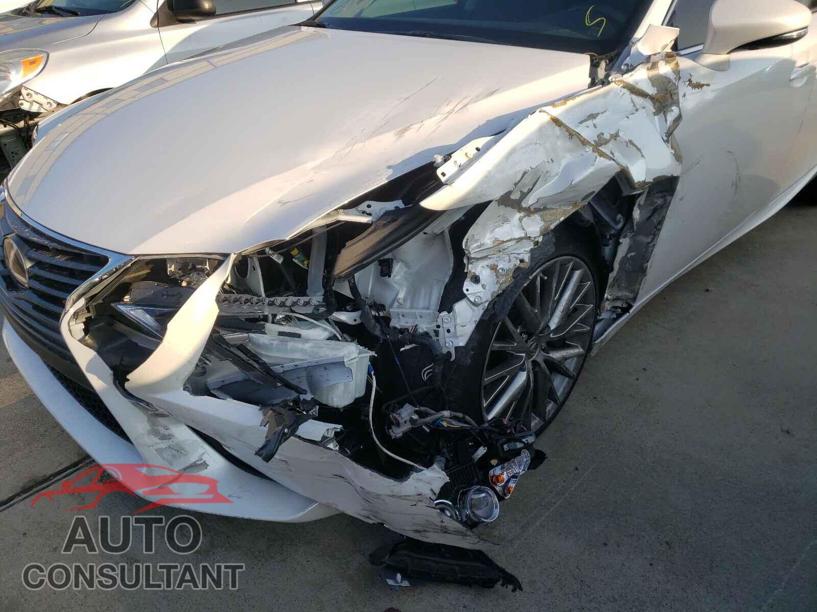 LEXUS IS 2016 - JTHBA1D24G5031836