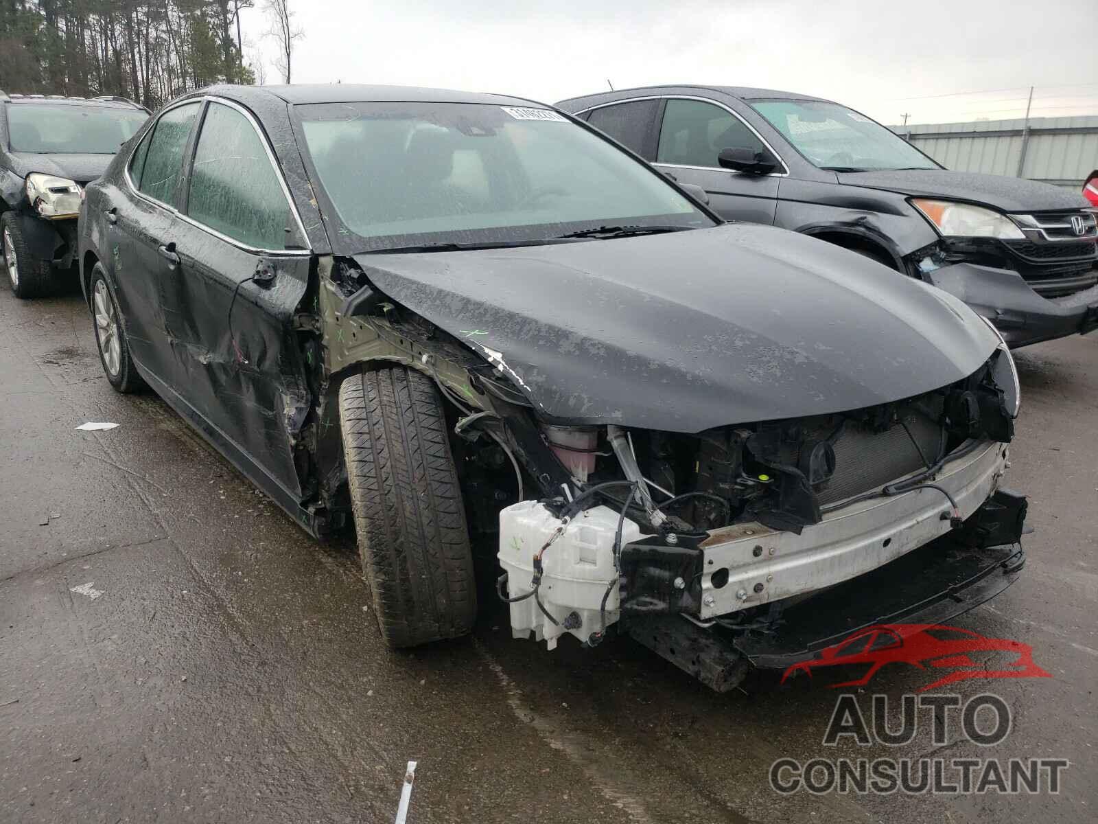 TOYOTA CAMRY 2018 - 4T1B11HK8JU578435