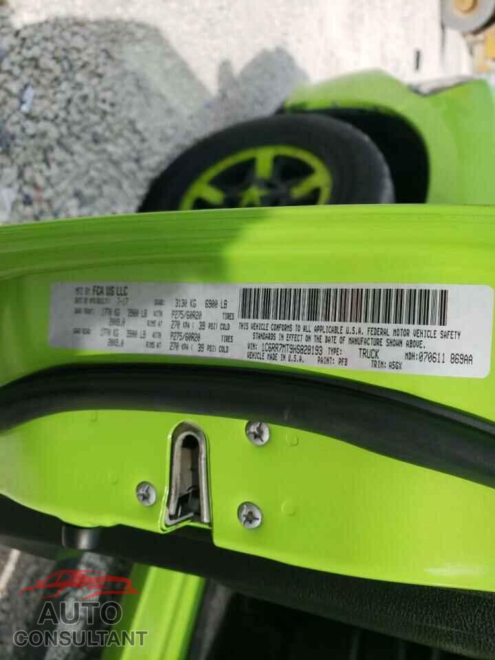 RAM 1500 2017 - 1C6RR7MT9HS828193