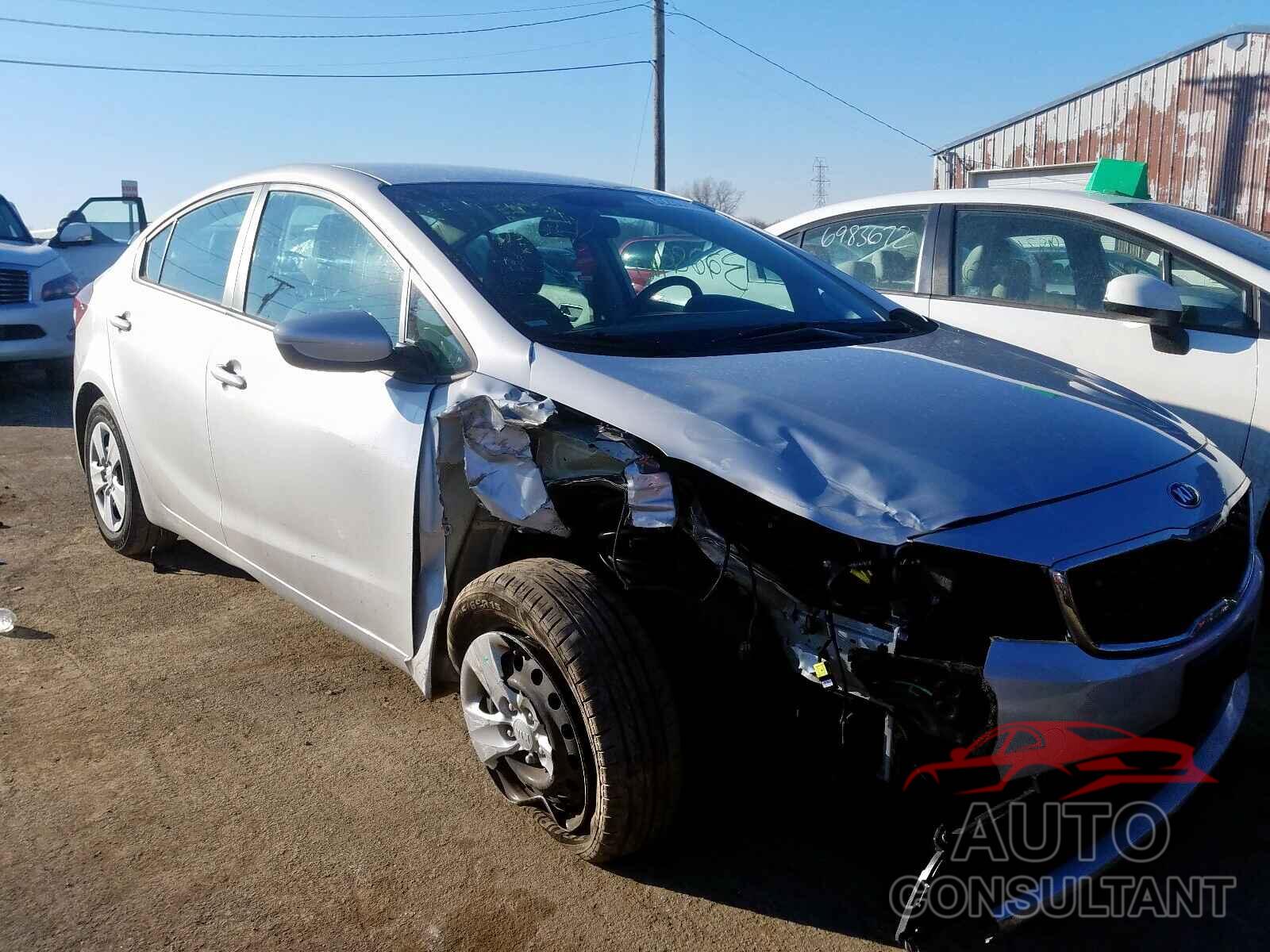 KIA FORTE 2017 - 5YFEPRAE6LP045454