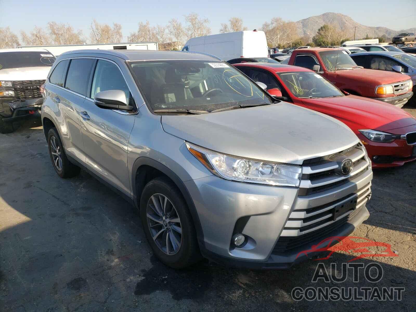 TOYOTA HIGHLANDER 2019 - 5TDKZRFH2KS559498