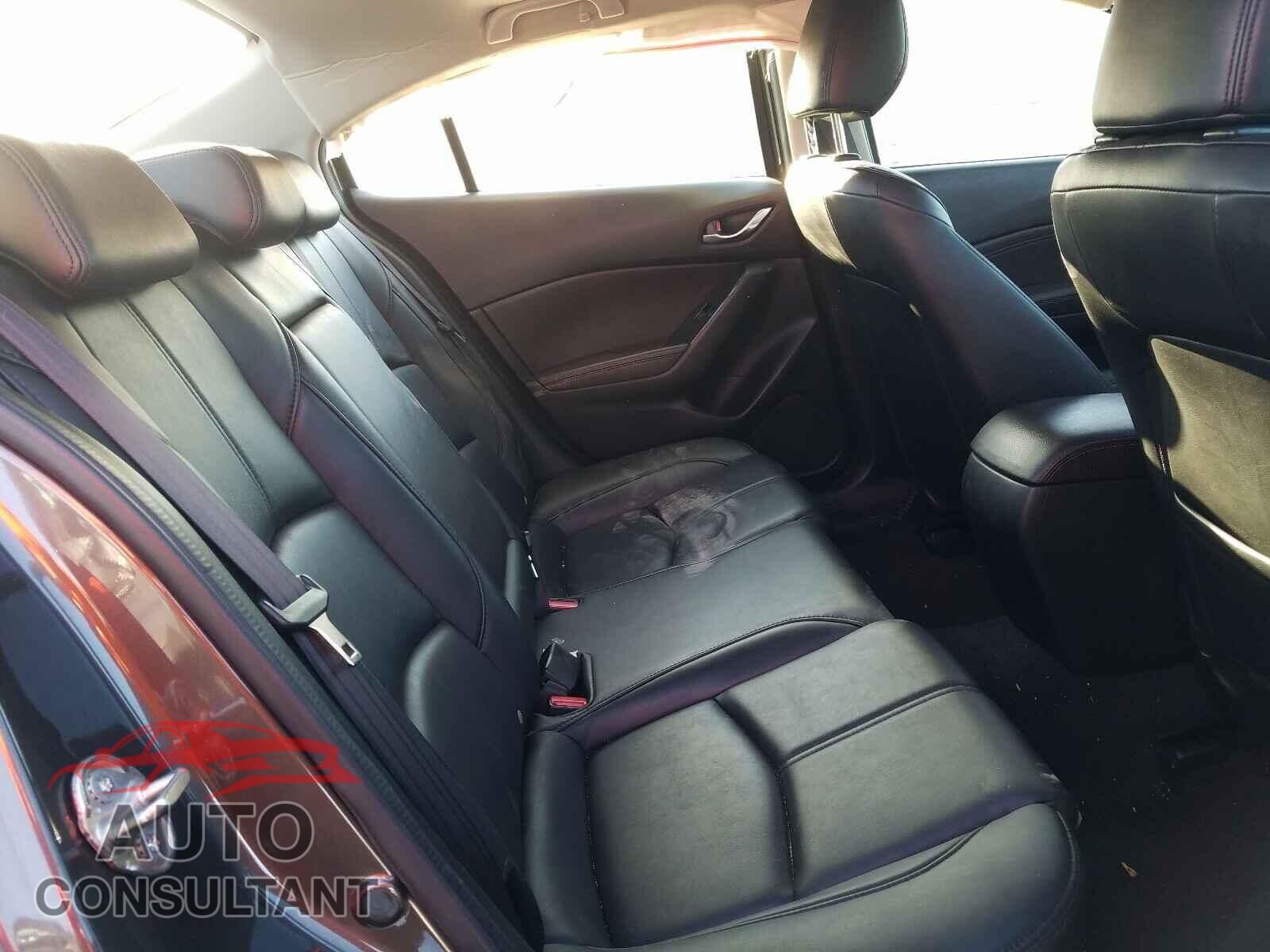 MAZDA 3 2018 - WDDWF4JB7JR390470