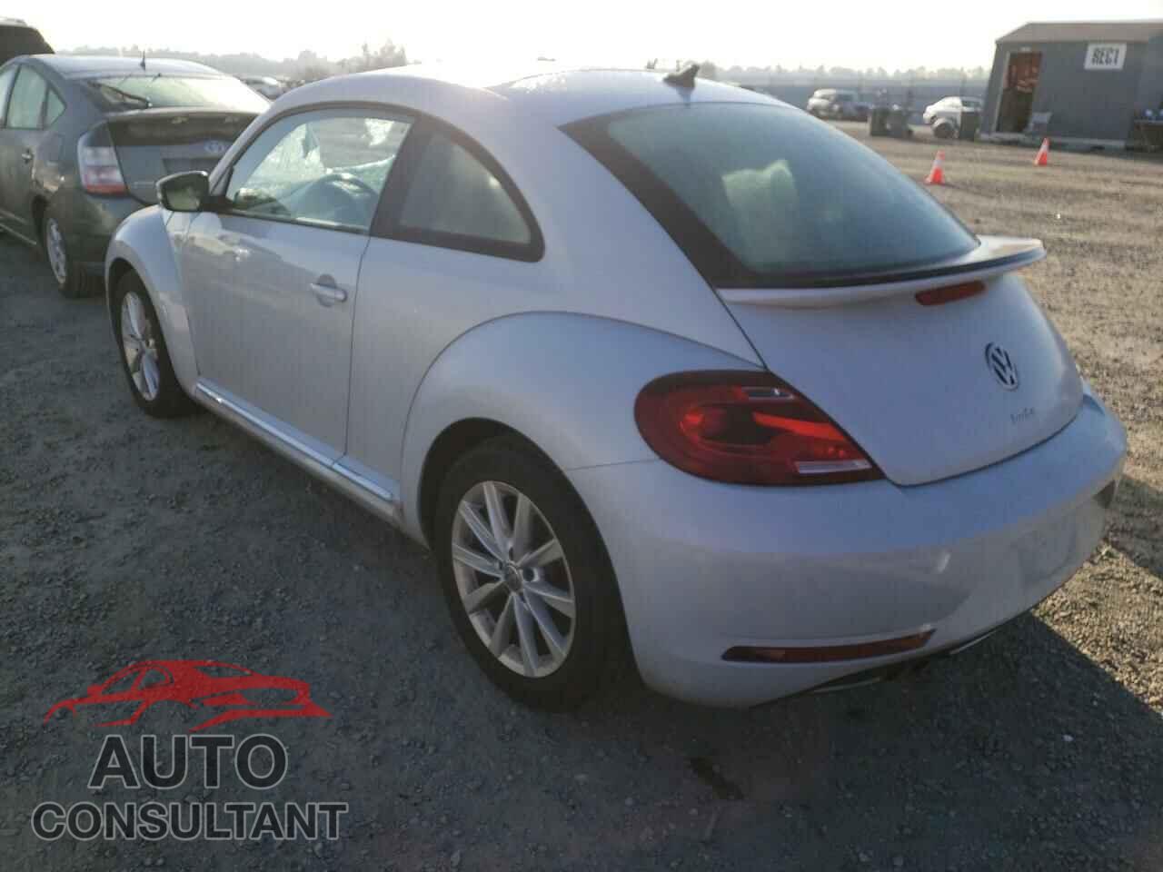 VOLKSWAGEN BEETLE 2017 - 3VWJ17AT9HM623576