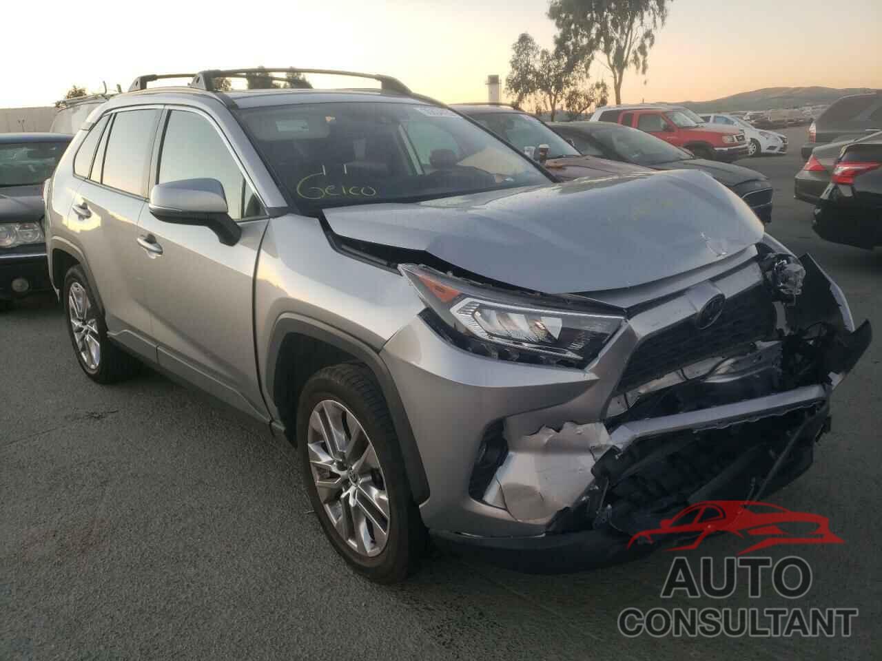 TOYOTA RAV4 2020 - JTMC1RFV0LJ020457