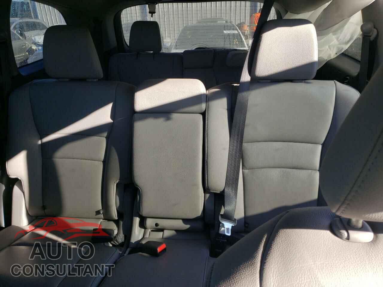 HONDA PILOT 2021 - 5FNYF5H25MB035175