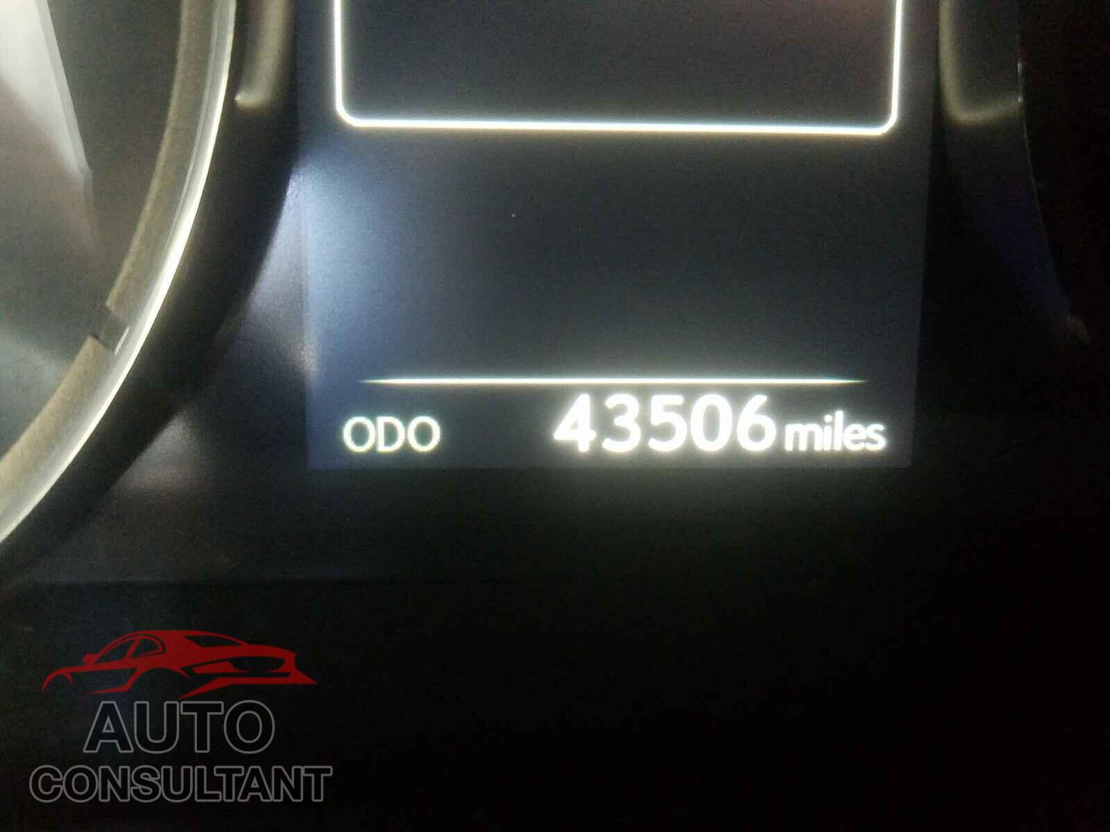 LEXUS IS 2018 - JTHBA1D26J5072024