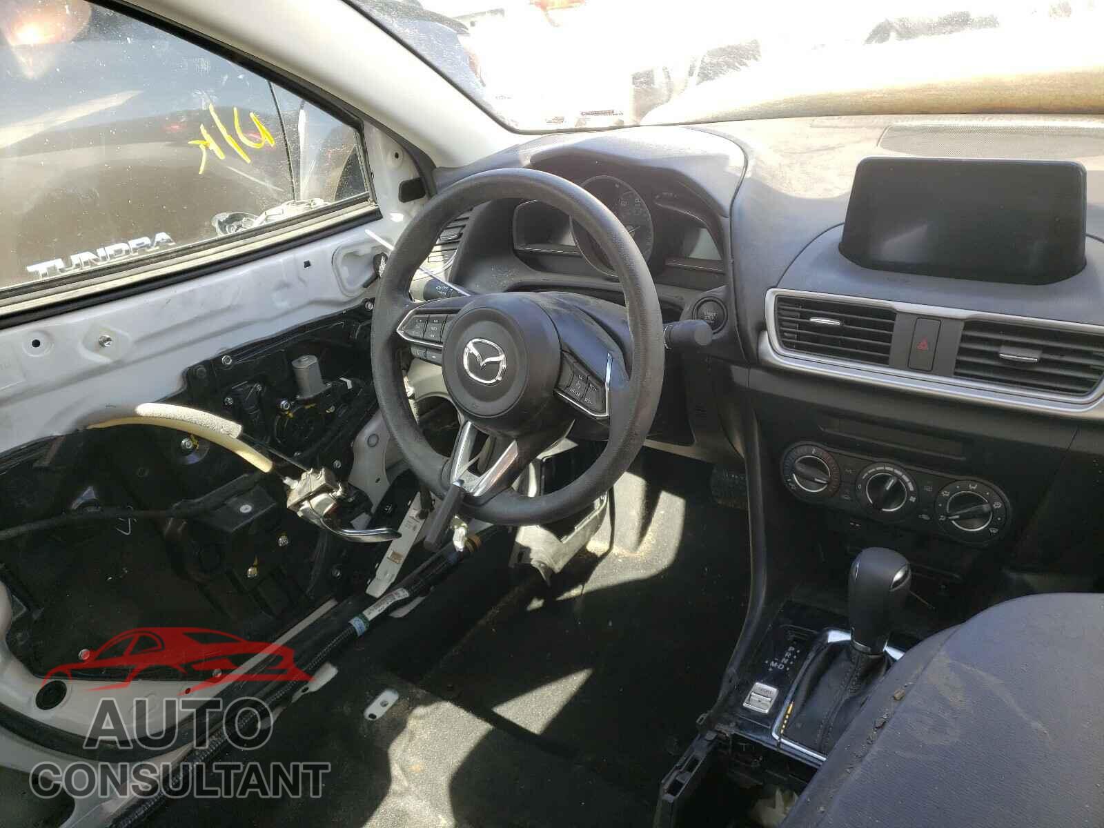 MAZDA 3 2017 - 3MZBN1U78HM151925