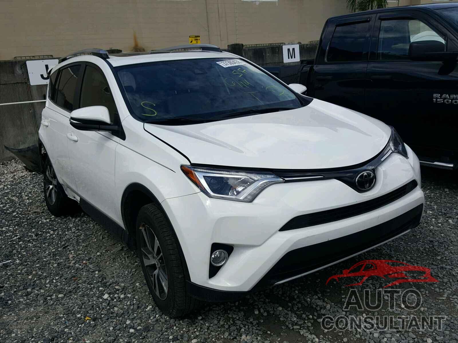 TOYOTA RAV4 2017 - JTMWFREV0HJ106939