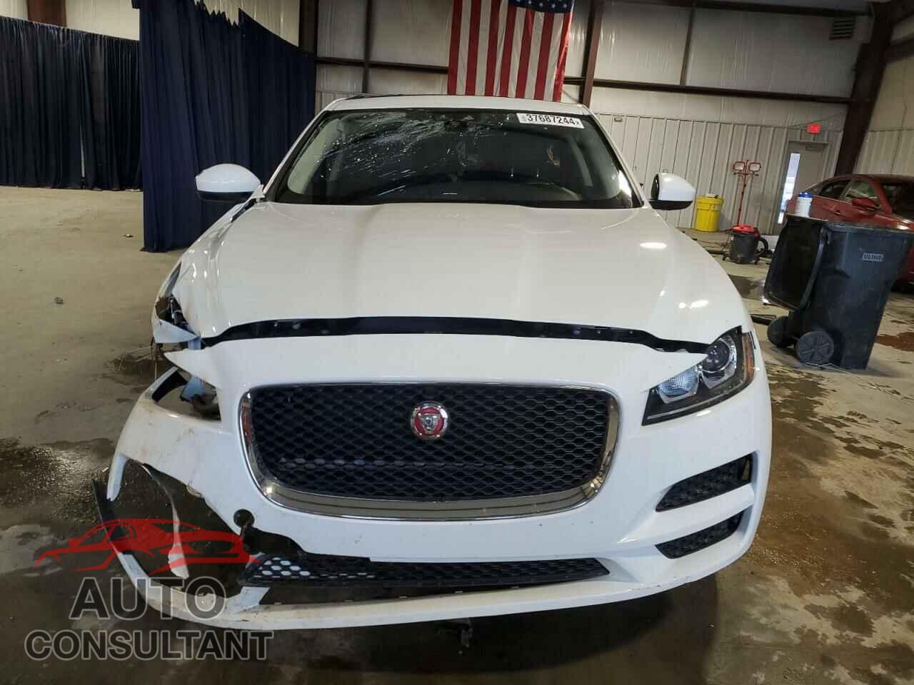 JAGUAR F-PACE 2018 - SADCJ2FX2JA254934
