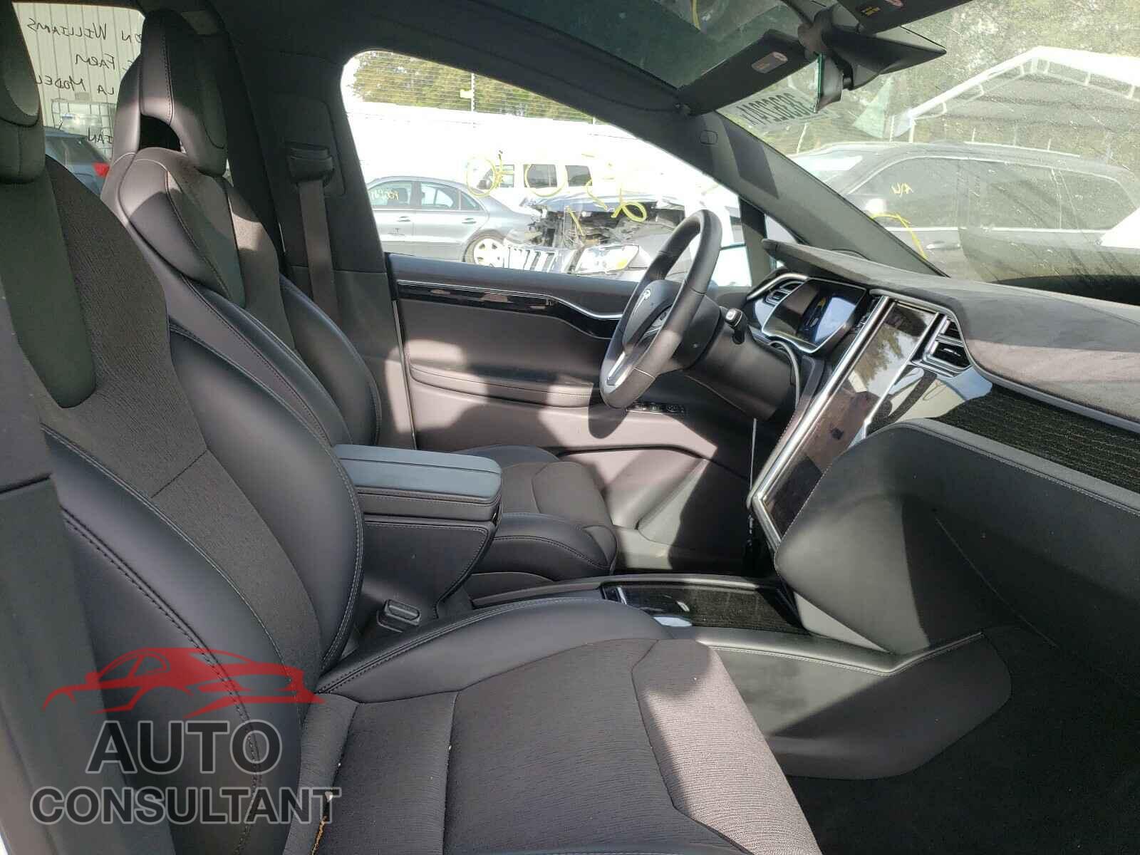 TESLA MODEL X 2017 - 5YJXCDE27HF060149