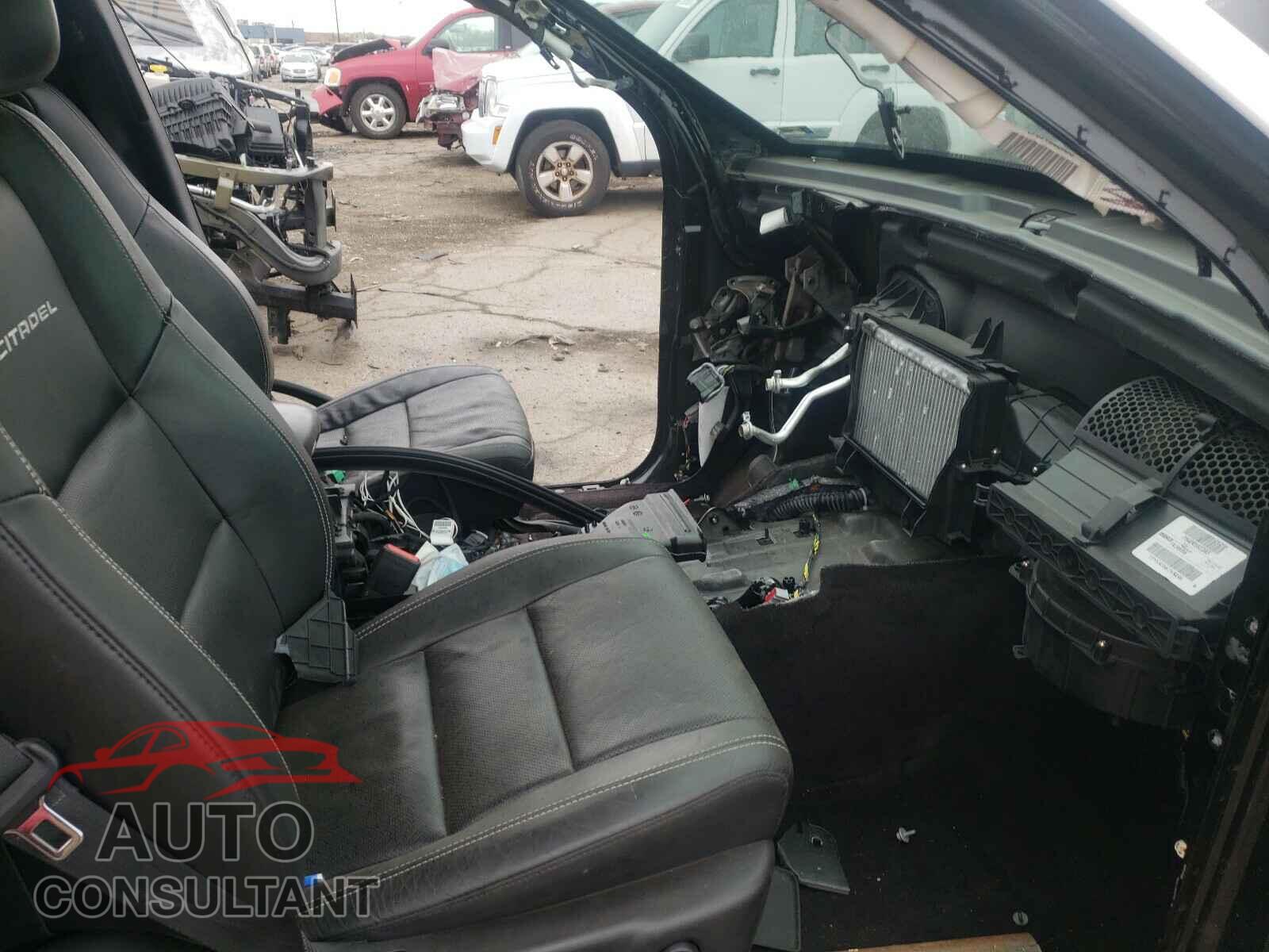 DODGE DURANGO 2018 - 1C4SDJET0JC291427