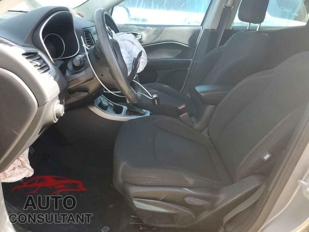 JEEP COMPASS 2019 - 3C4NJDAB0KT776614
