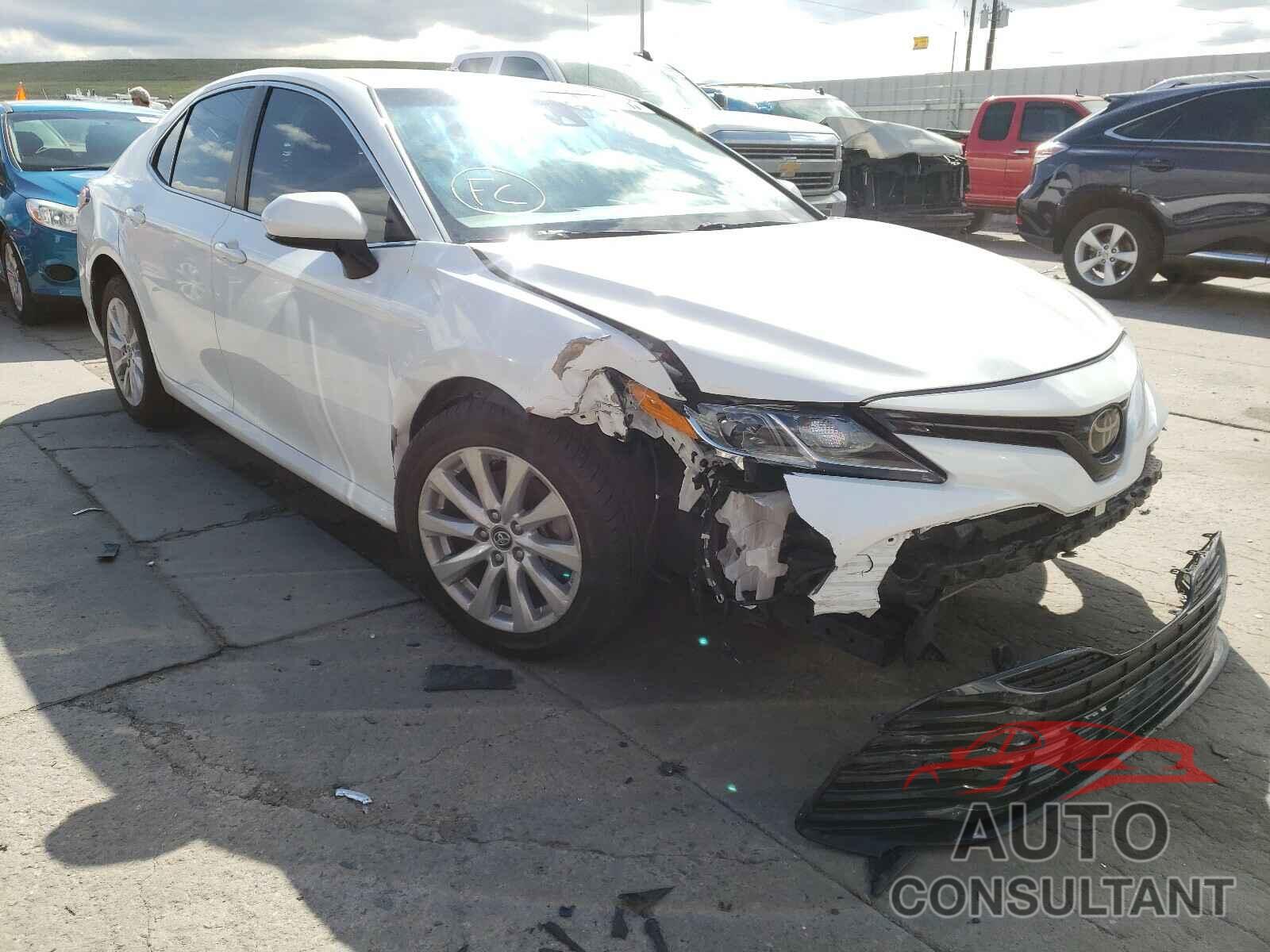 TOYOTA CAMRY 2018 - 4T1B11HK1JU102155