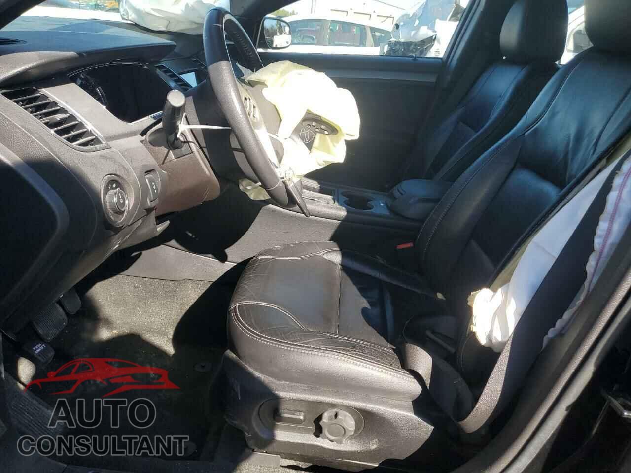 FORD TAURUS 2018 - 1FAHP2E8XJG119357