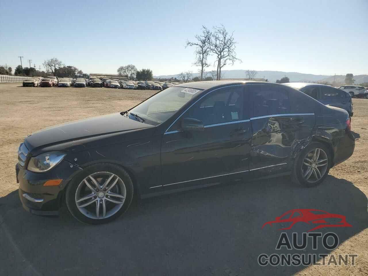 MERCEDES-BENZ C-CLASS 2012 - WDDGF4HB5CR234800