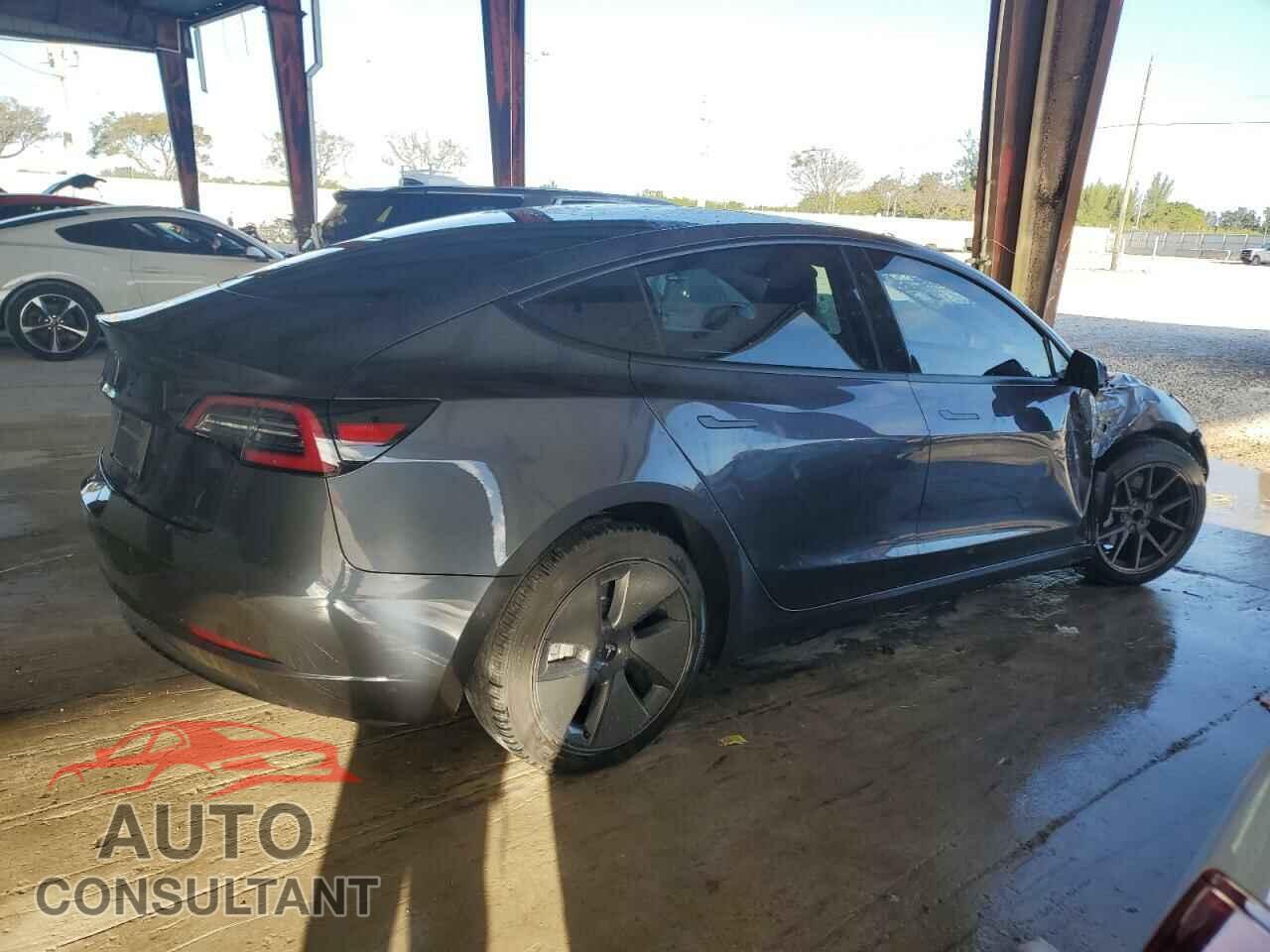 TESLA MODEL 3 2022 - 5YJ3E1EA2NF332293